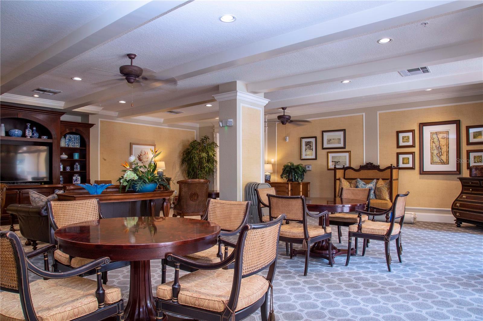 BROADWAY PROMENADE - Residential