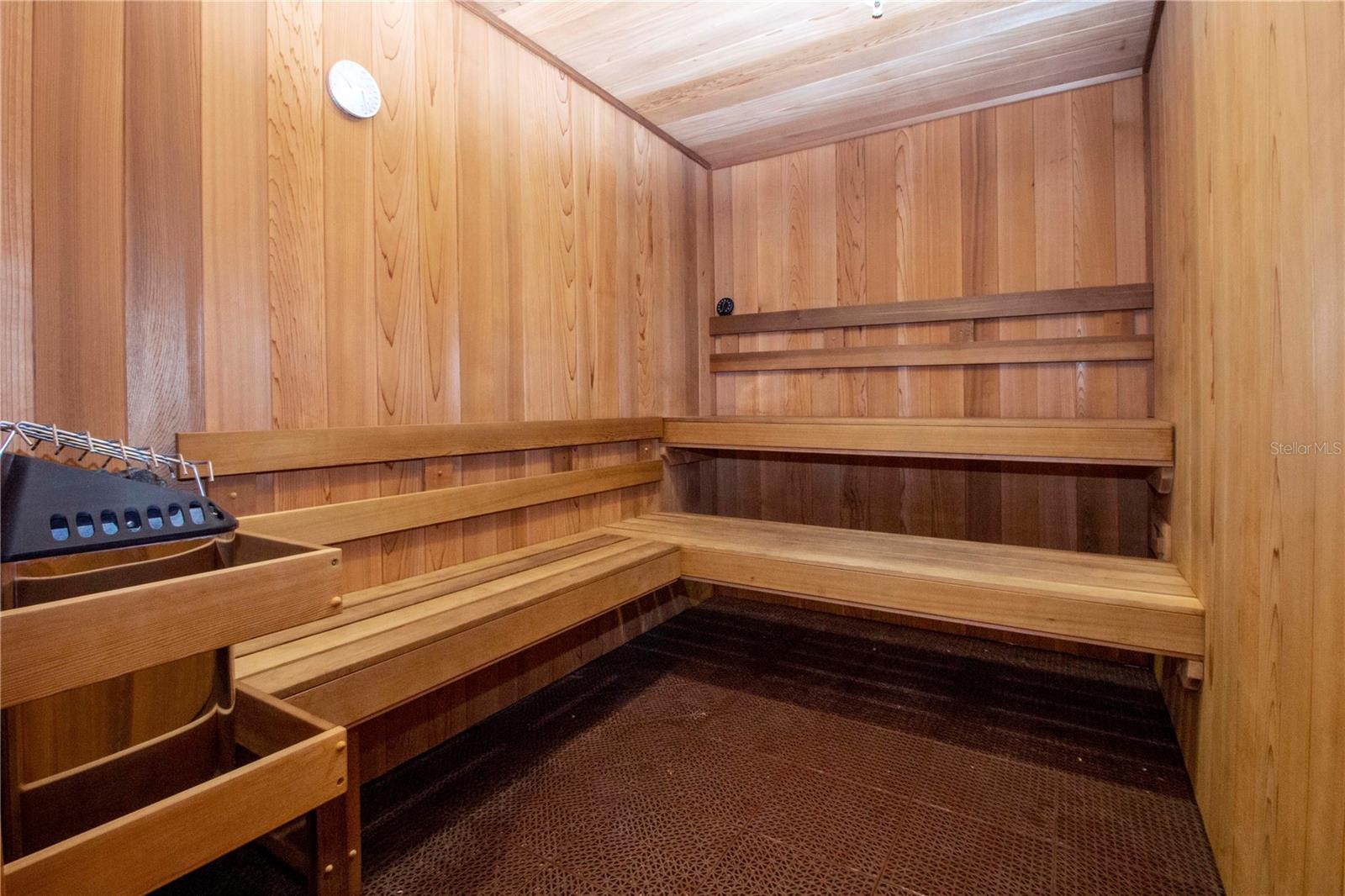 BROADWAY PROMENADE - Residential