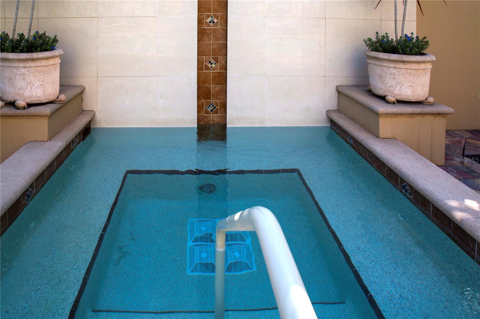 BROADWAY PROMENADE - Residential