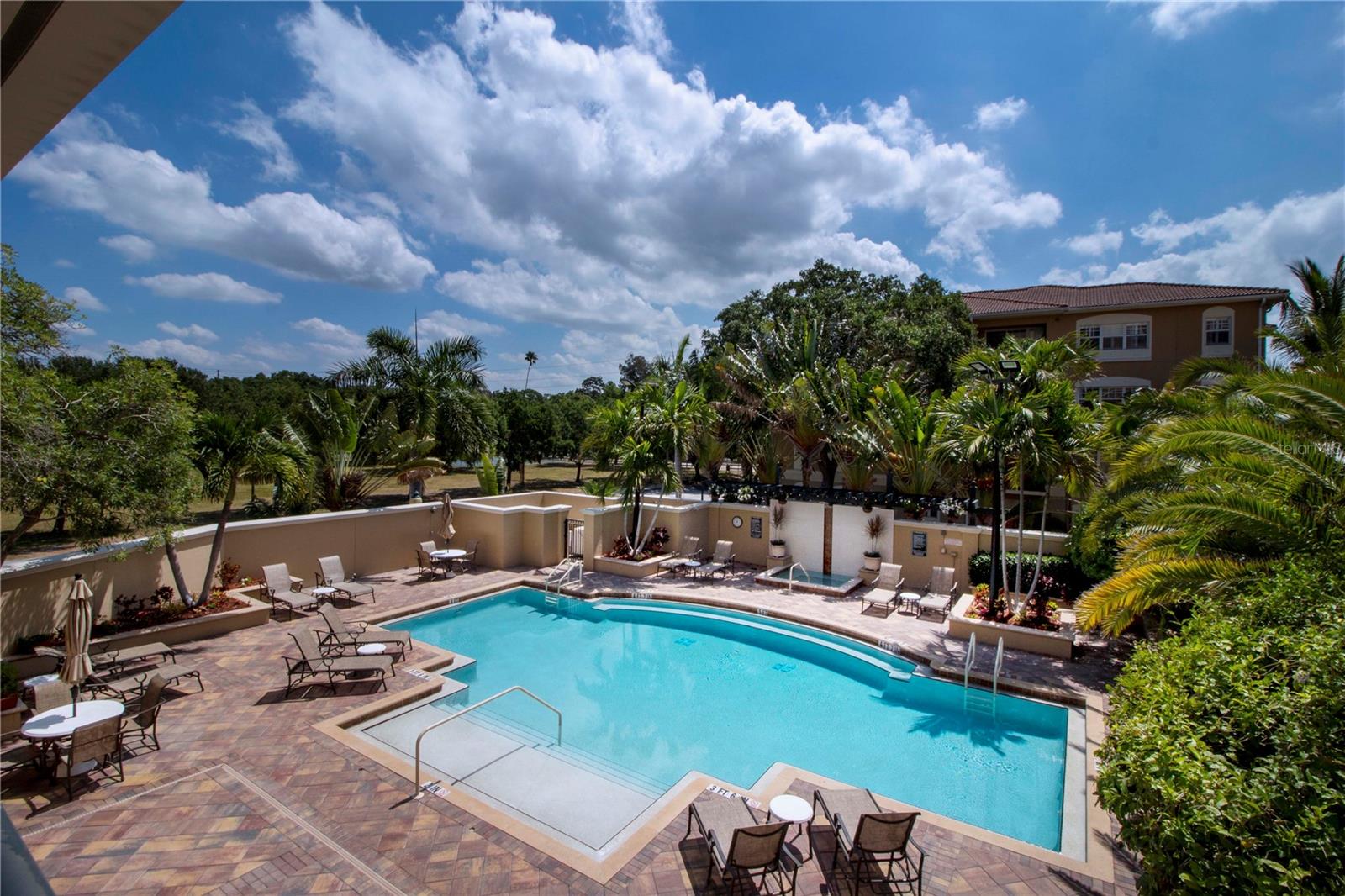 BROADWAY PROMENADE - Residential