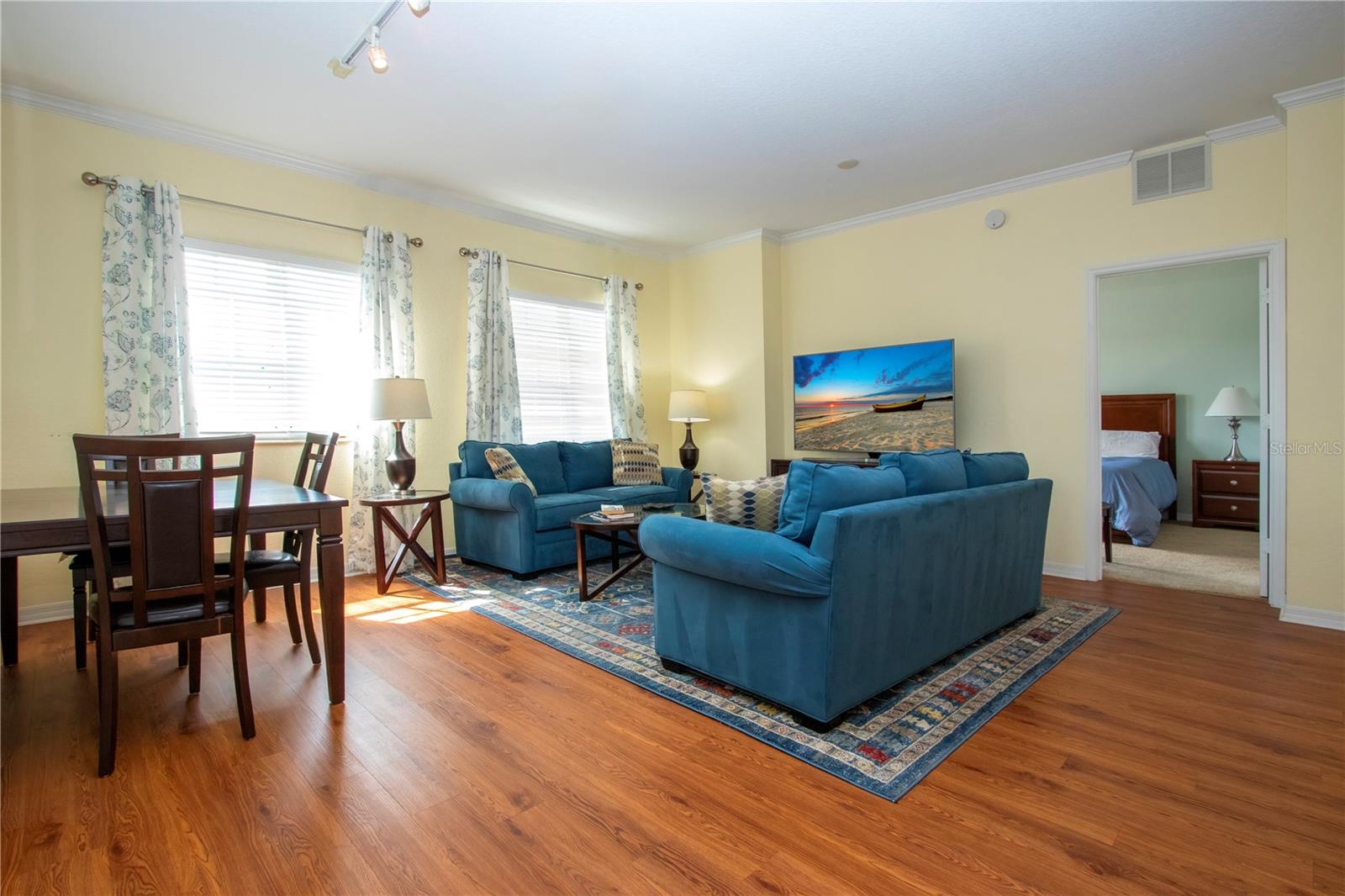 BROADWAY PROMENADE - Residential