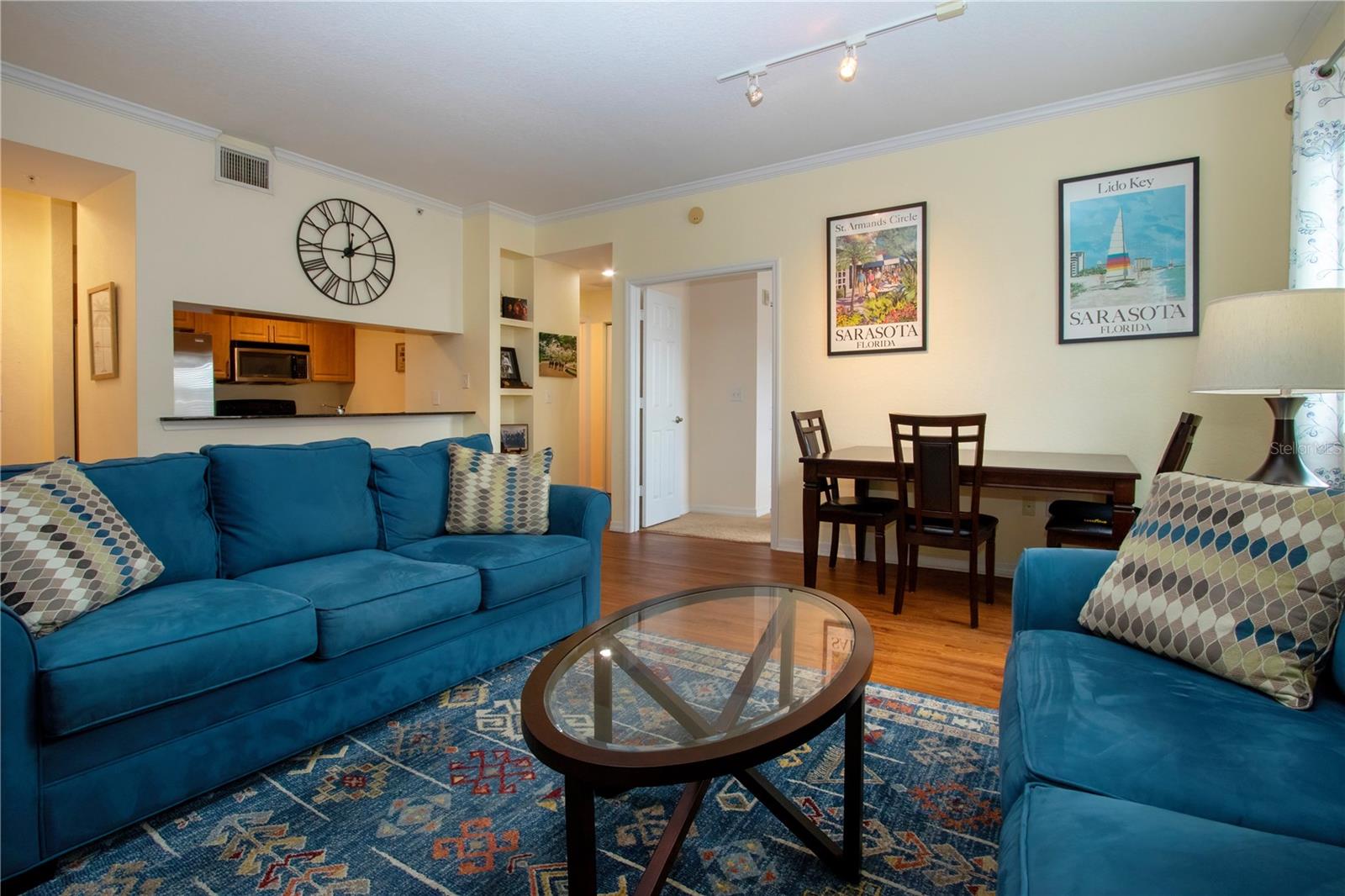 BROADWAY PROMENADE - Residential