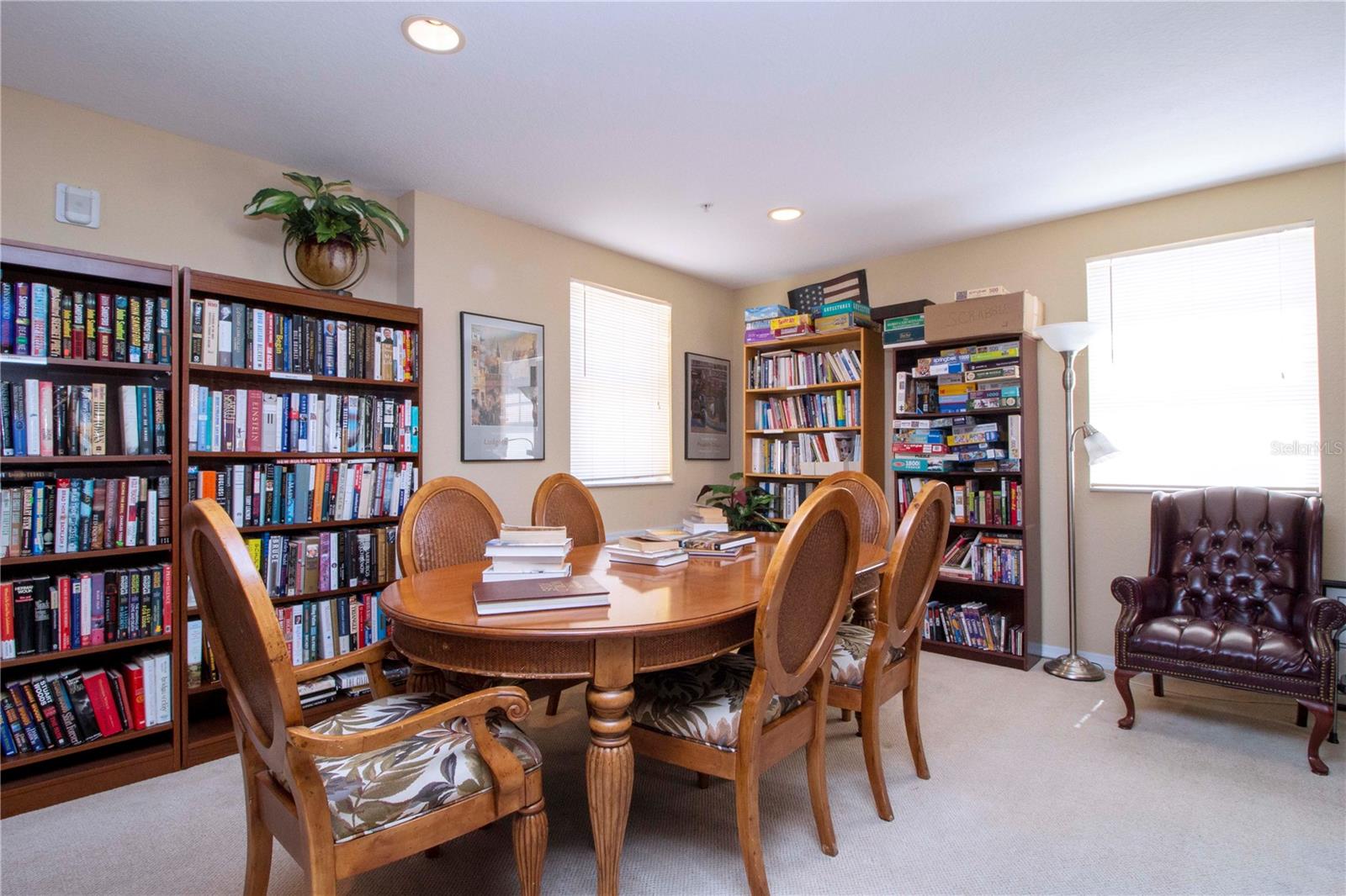 BROADWAY PROMENADE - Residential