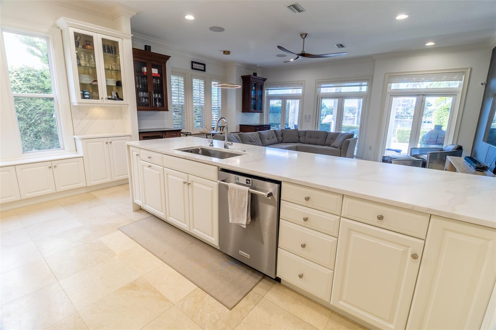 ST TROPEZ AT HARBOR ISLAND PHA - Residential