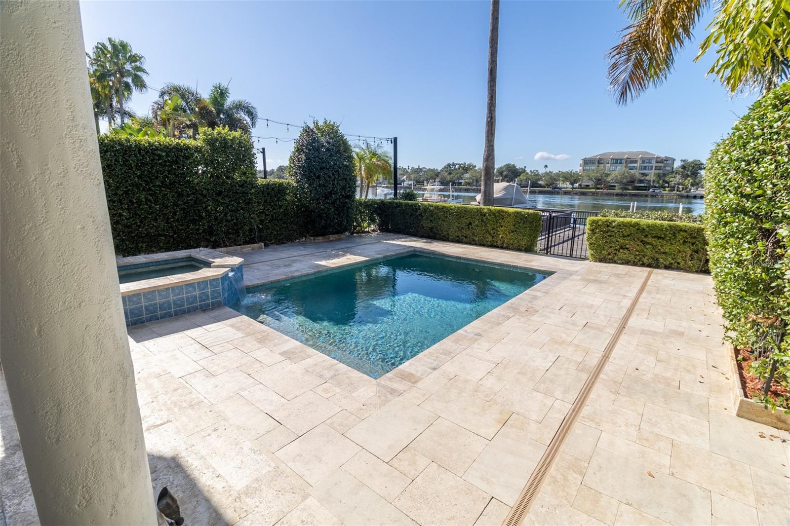 ST TROPEZ AT HARBOR ISLAND PHA - Residential