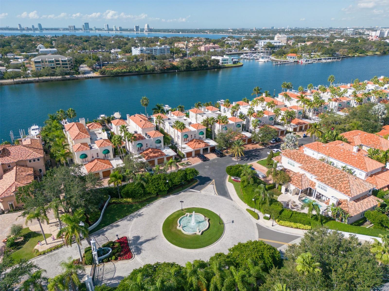 ST TROPEZ AT HARBOR ISLAND PHA - Residential