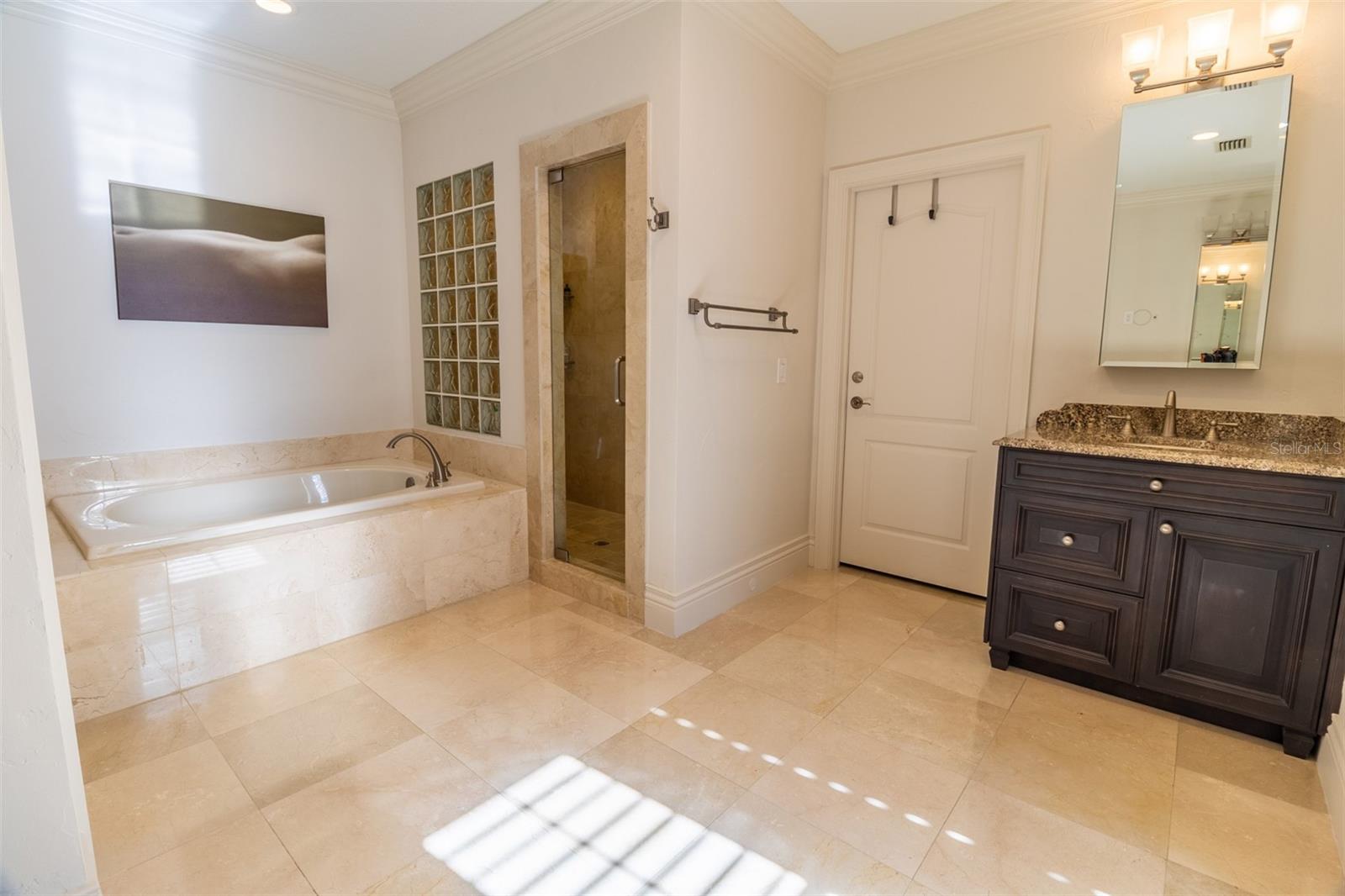 ST TROPEZ AT HARBOR ISLAND PHA - Residential