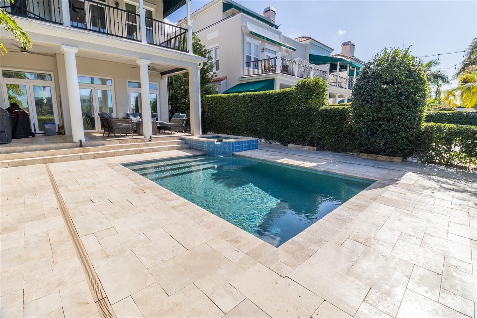 ST TROPEZ AT HARBOR ISLAND PHA - Residential