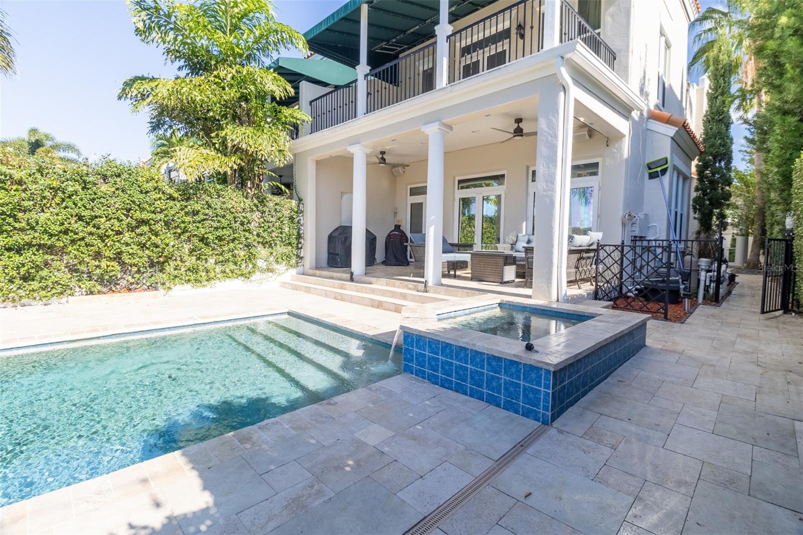 ST TROPEZ AT HARBOR ISLAND PHA - Residential