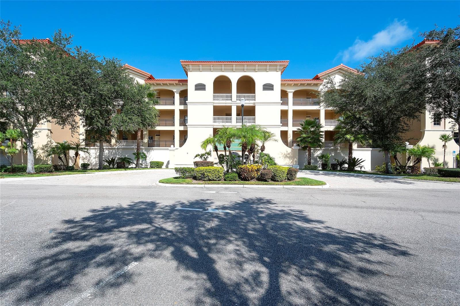 7612 LAKE VISTA COURT 203