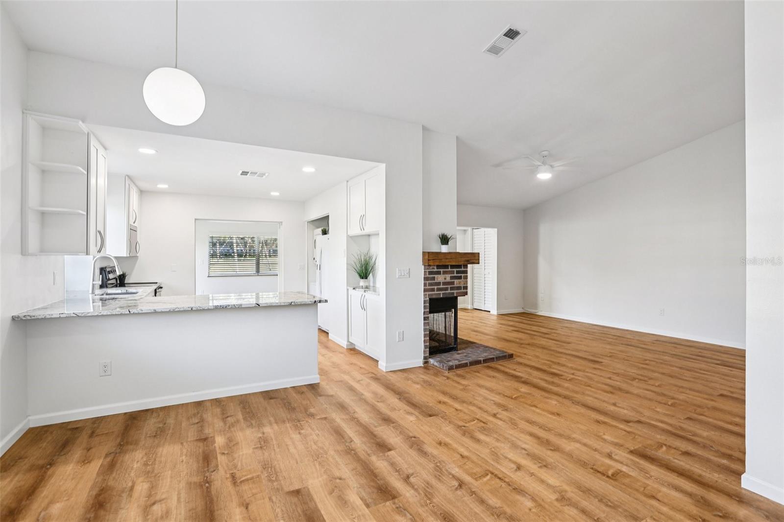 BAY TOWNE WEST - Residential Lease