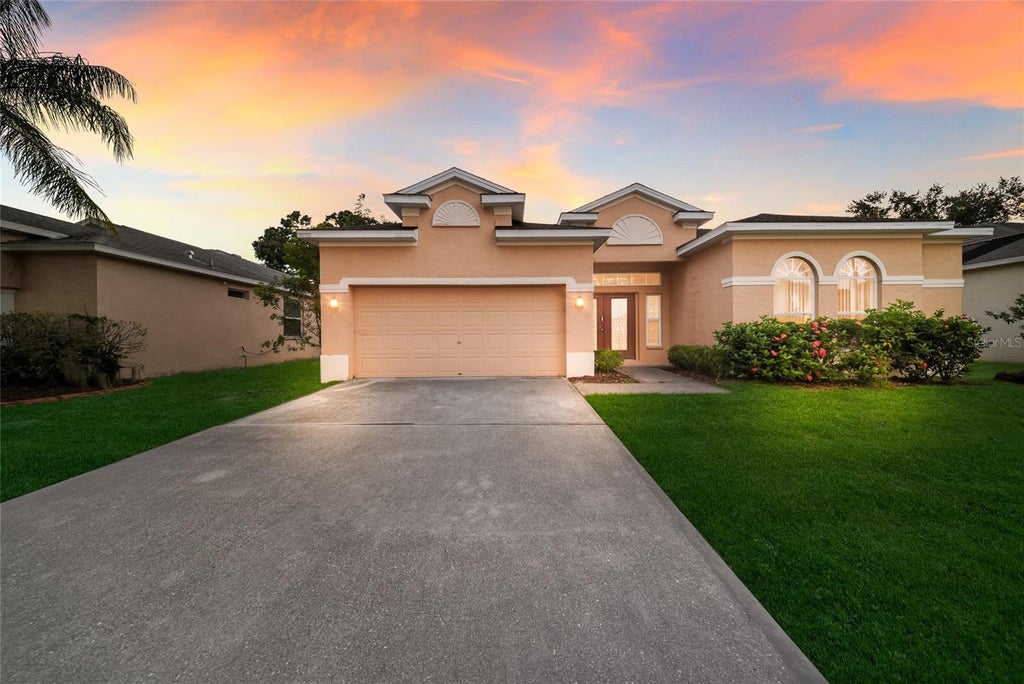 Photo of 230 41st Street NE, Bradenton, FL 34208 (MLS # A4703936)