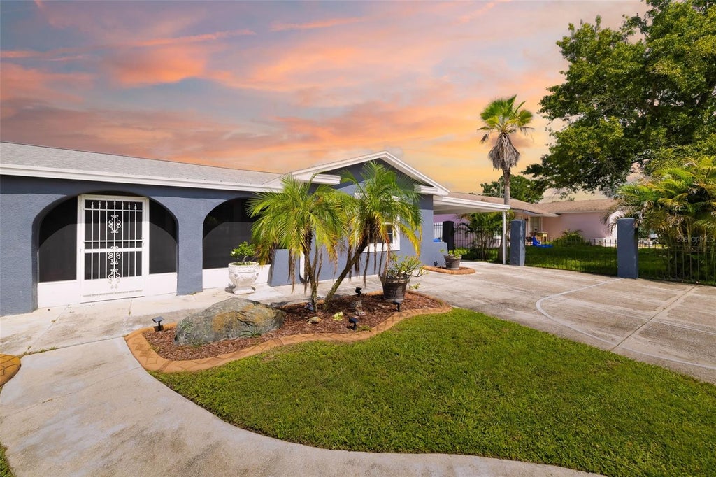 Photo of 6012 Francis Drive, Apollo Beach, FL 33572 (MLS # A4707308)