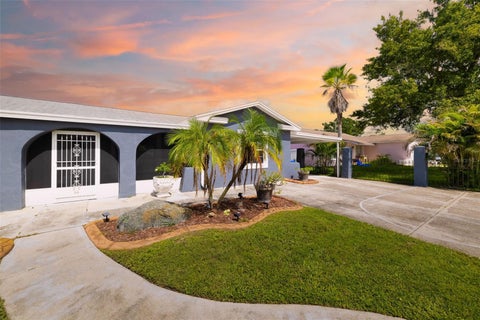 Photo of 6012 Francis Drive, Apollo Beach, FL 33572 (MLS # A4707308)