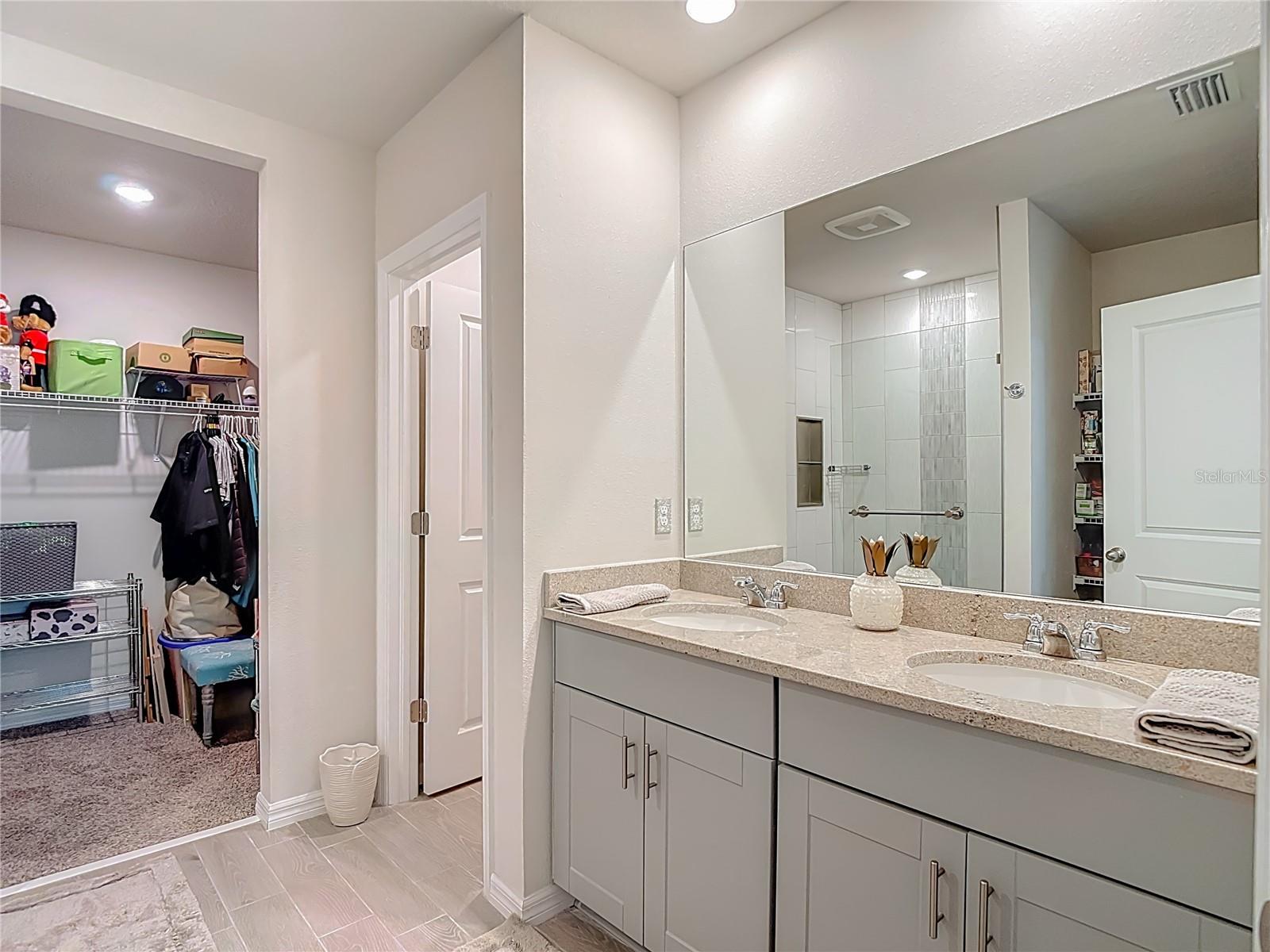 THE OAKS OF SPRING HILL - Residential