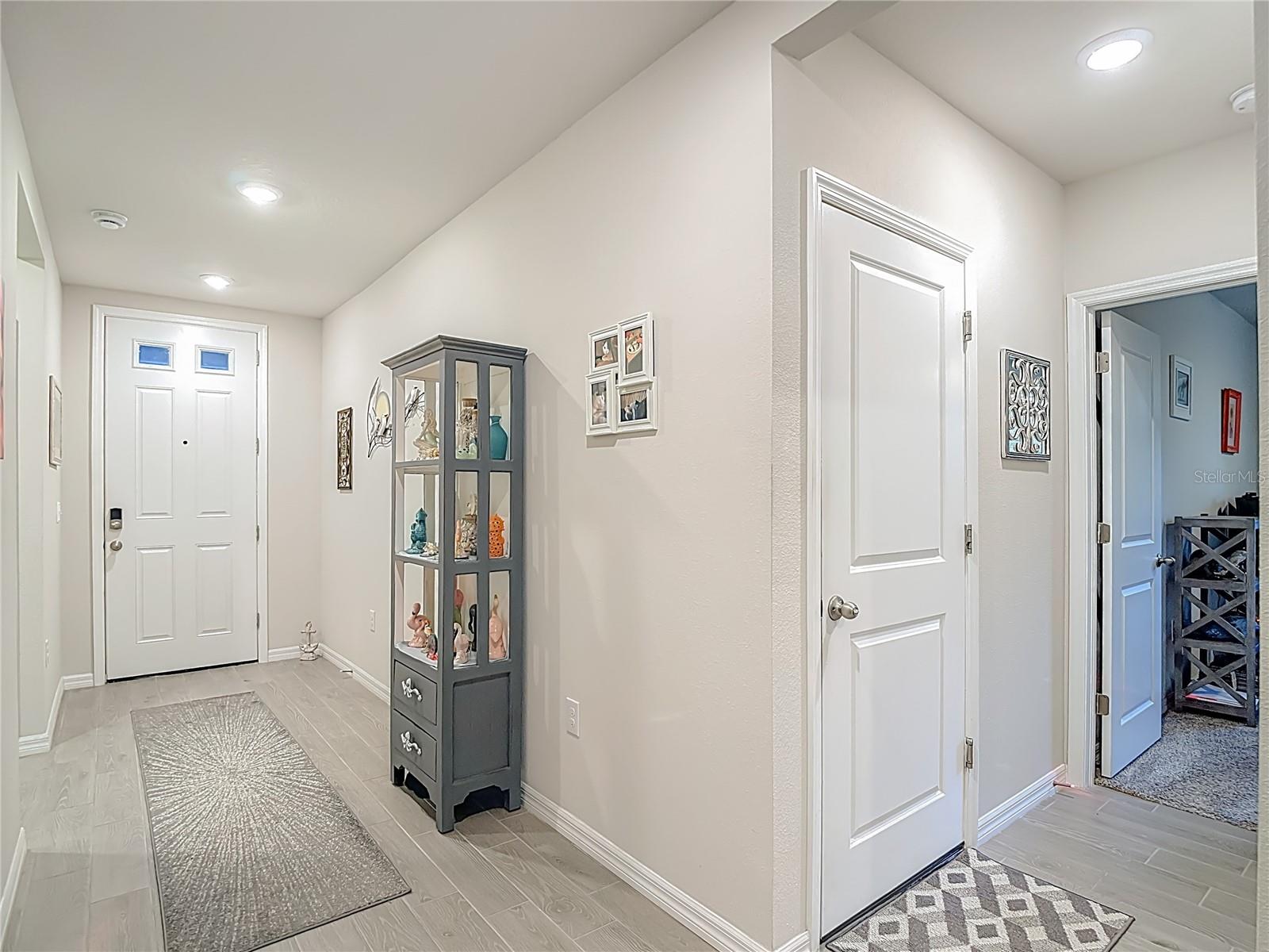 THE OAKS OF SPRING HILL - Residential