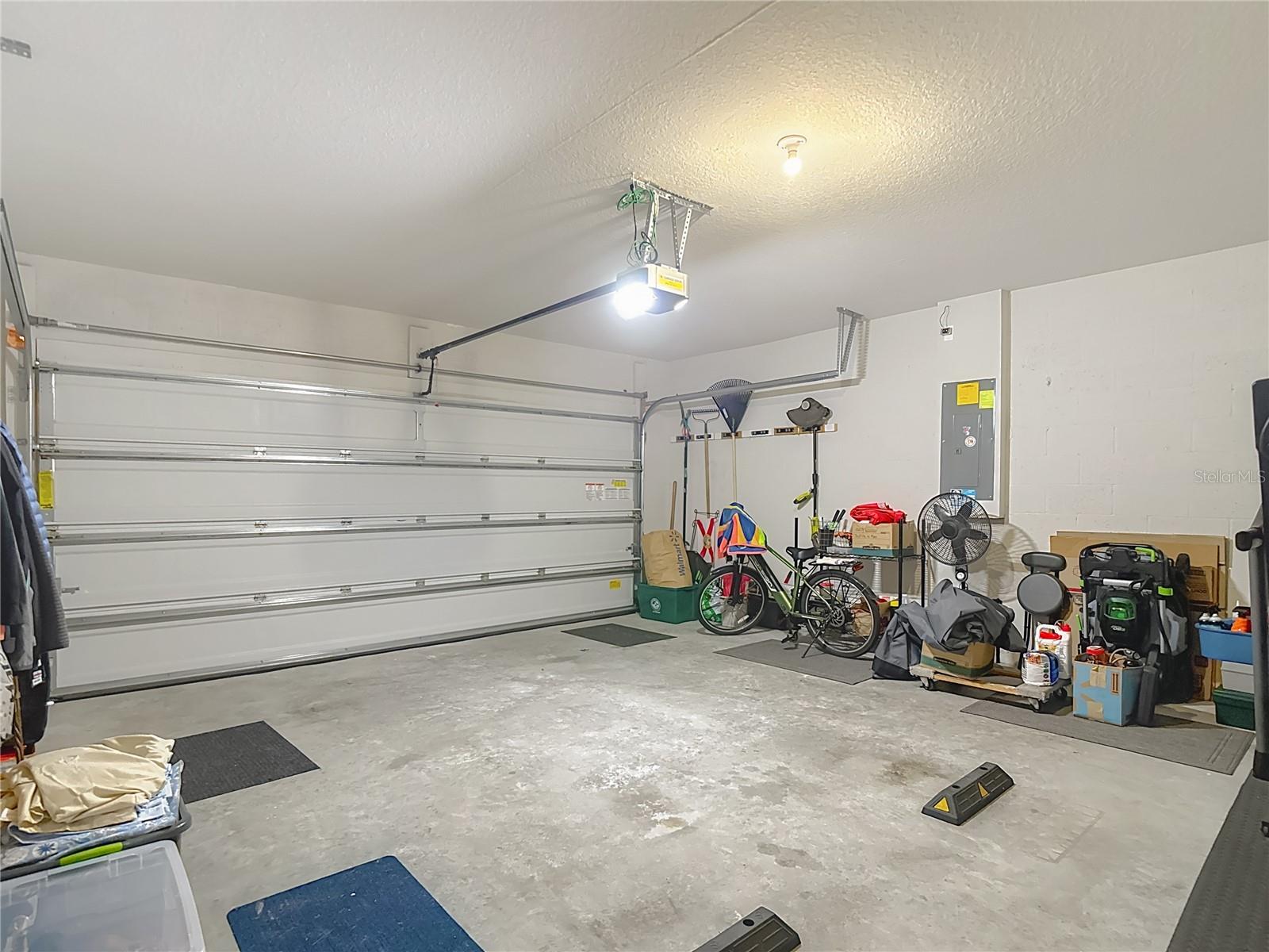 THE OAKS OF SPRING HILL - Residential