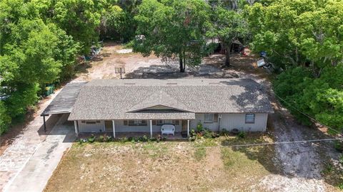 Photo of 1400 N Simpson Street, Mount Dora, FL 32757 (MLS # O6402866)