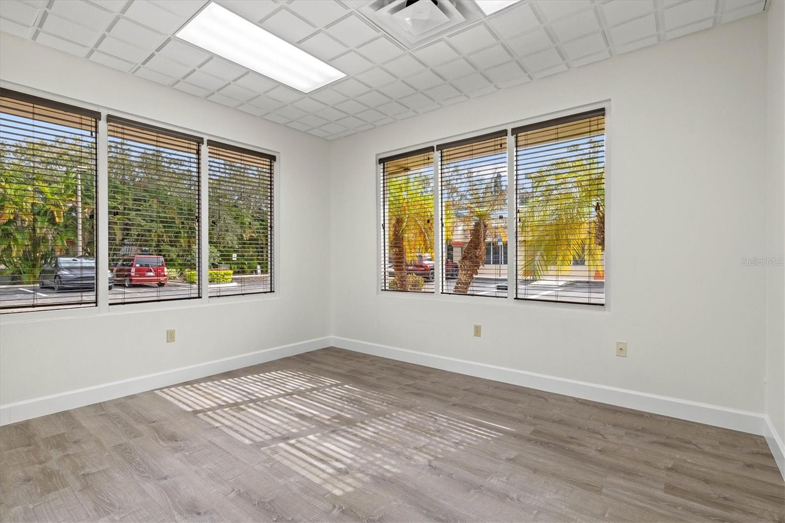 FRANKLIN FIELD BUS CENTER - Commercial Sale