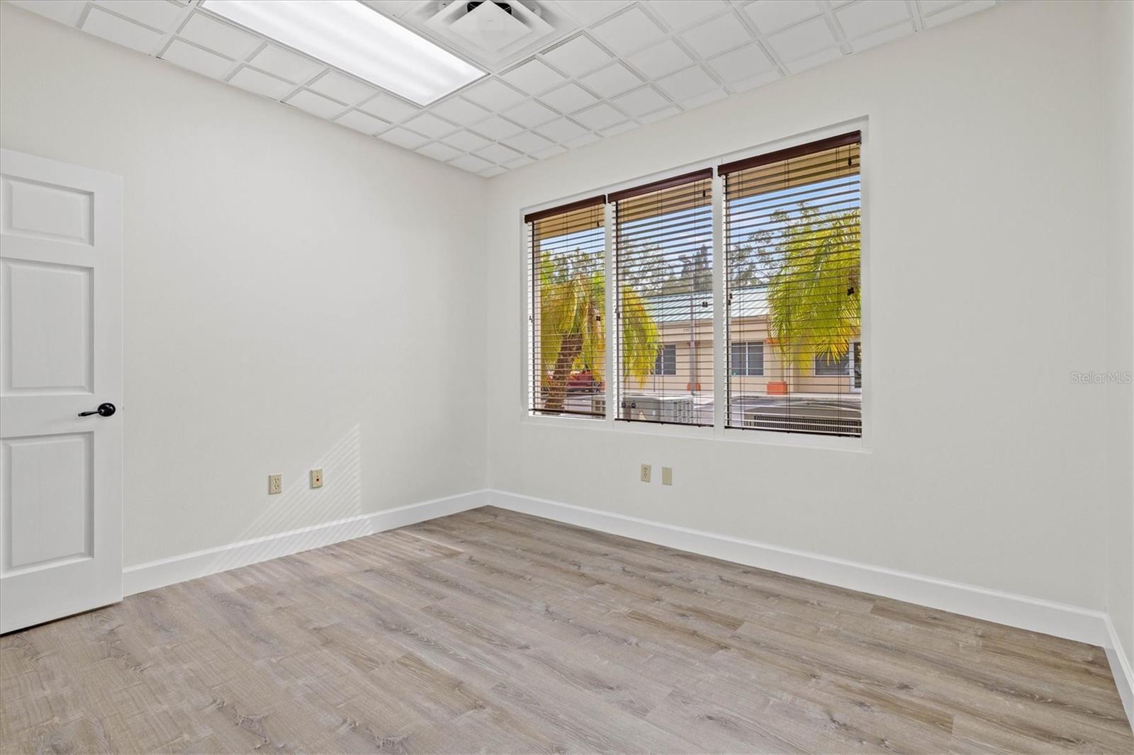 FRANKLIN FIELD BUS CENTER - Commercial Sale