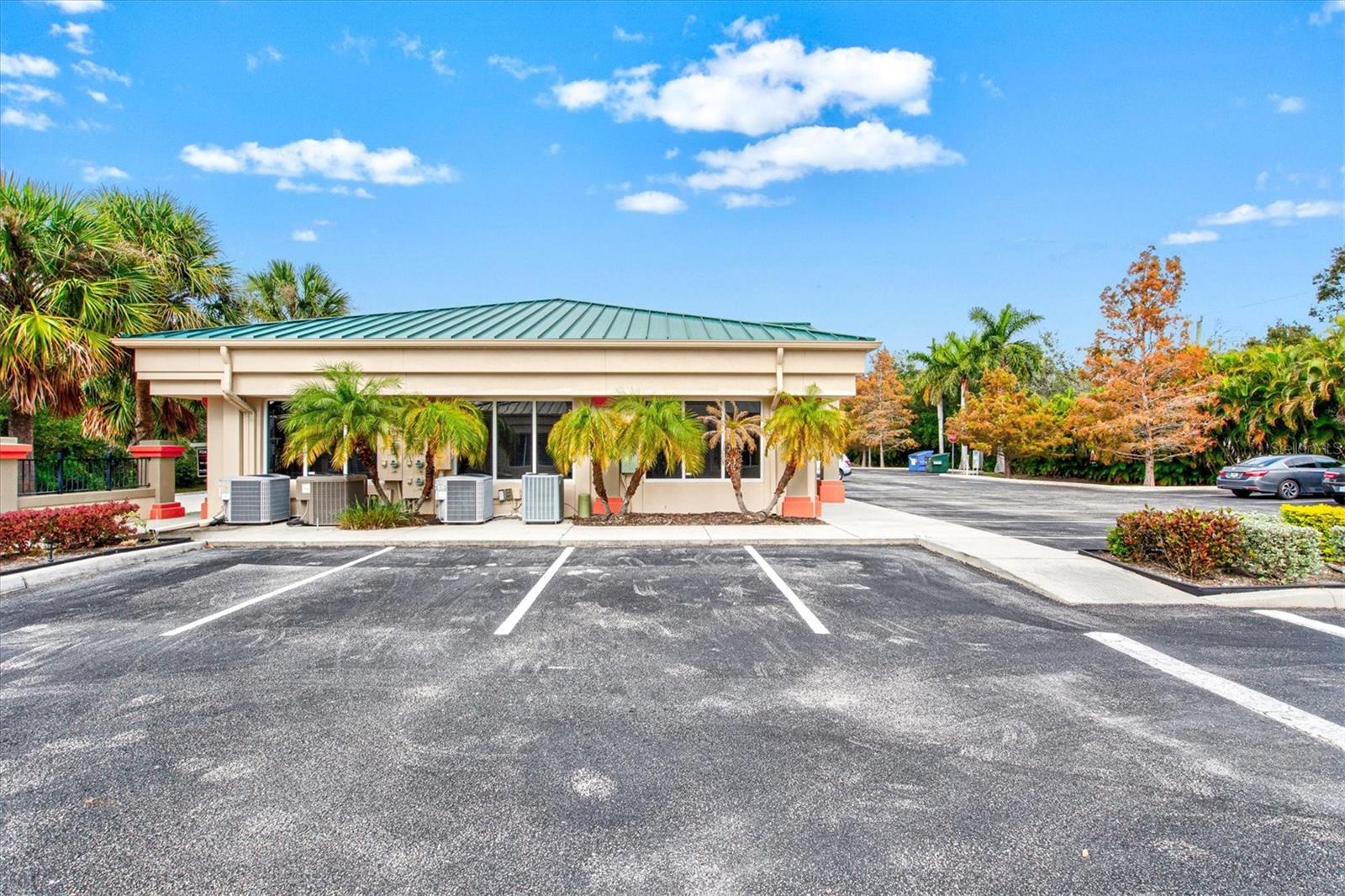 FRANKLIN FIELD BUS CENTER - Commercial Sale