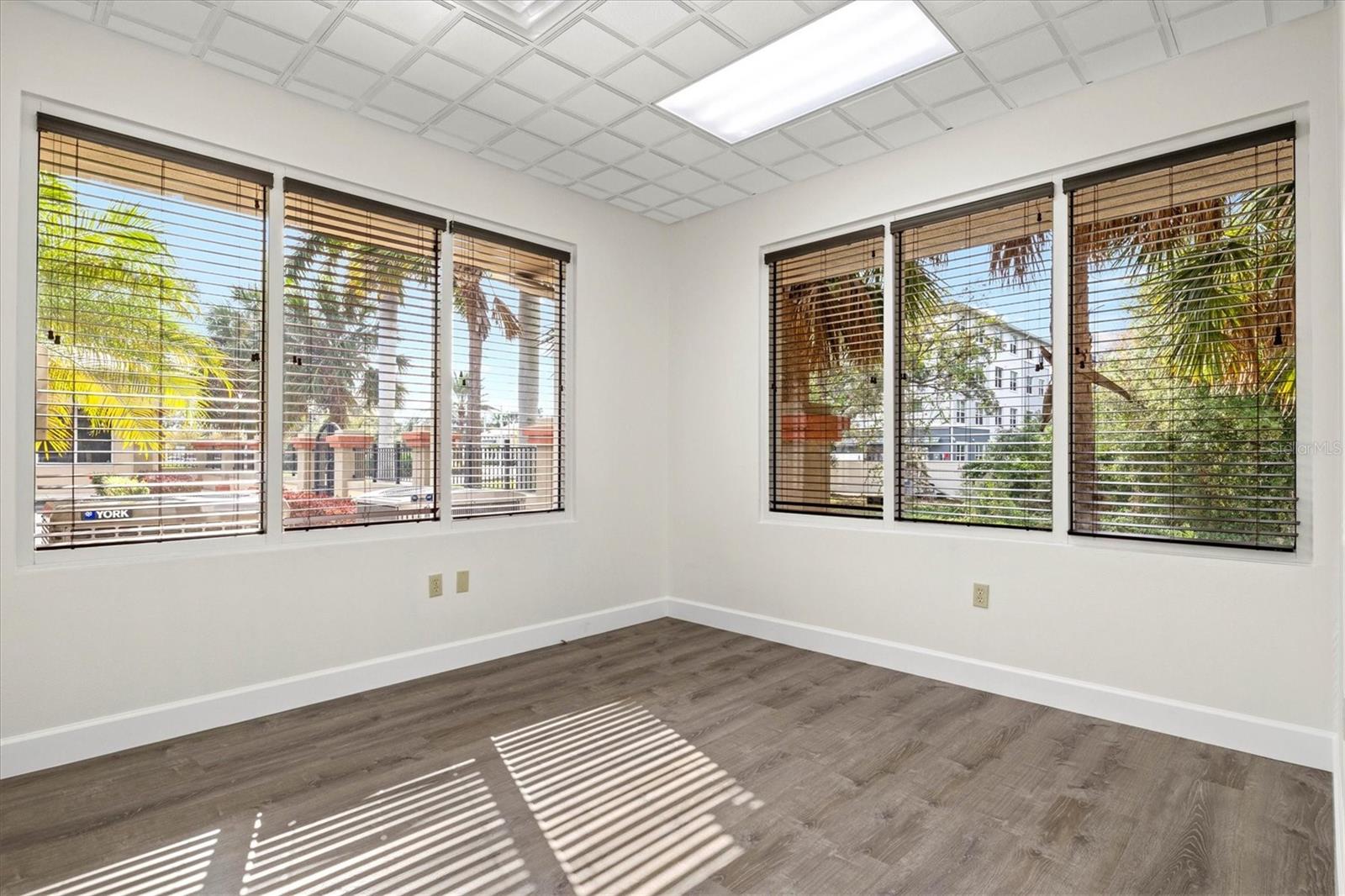 FRANKLIN FIELD BUS CENTER - Commercial Sale