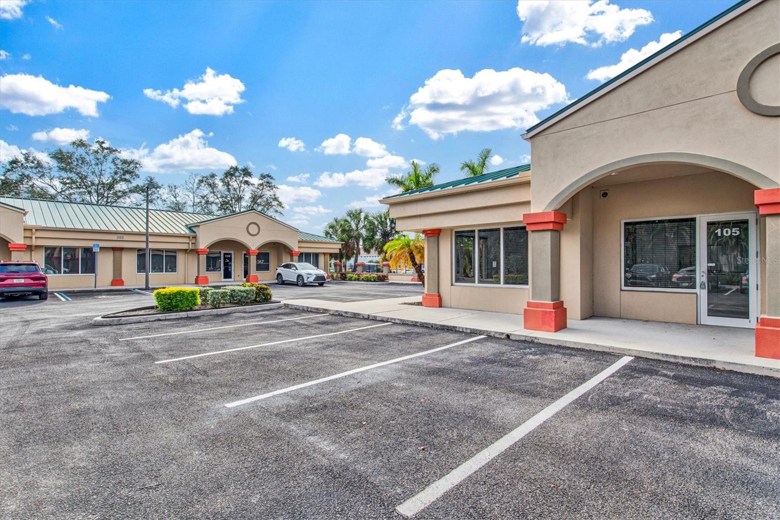 FRANKLIN FIELD BUS CENTER - Commercial Sale