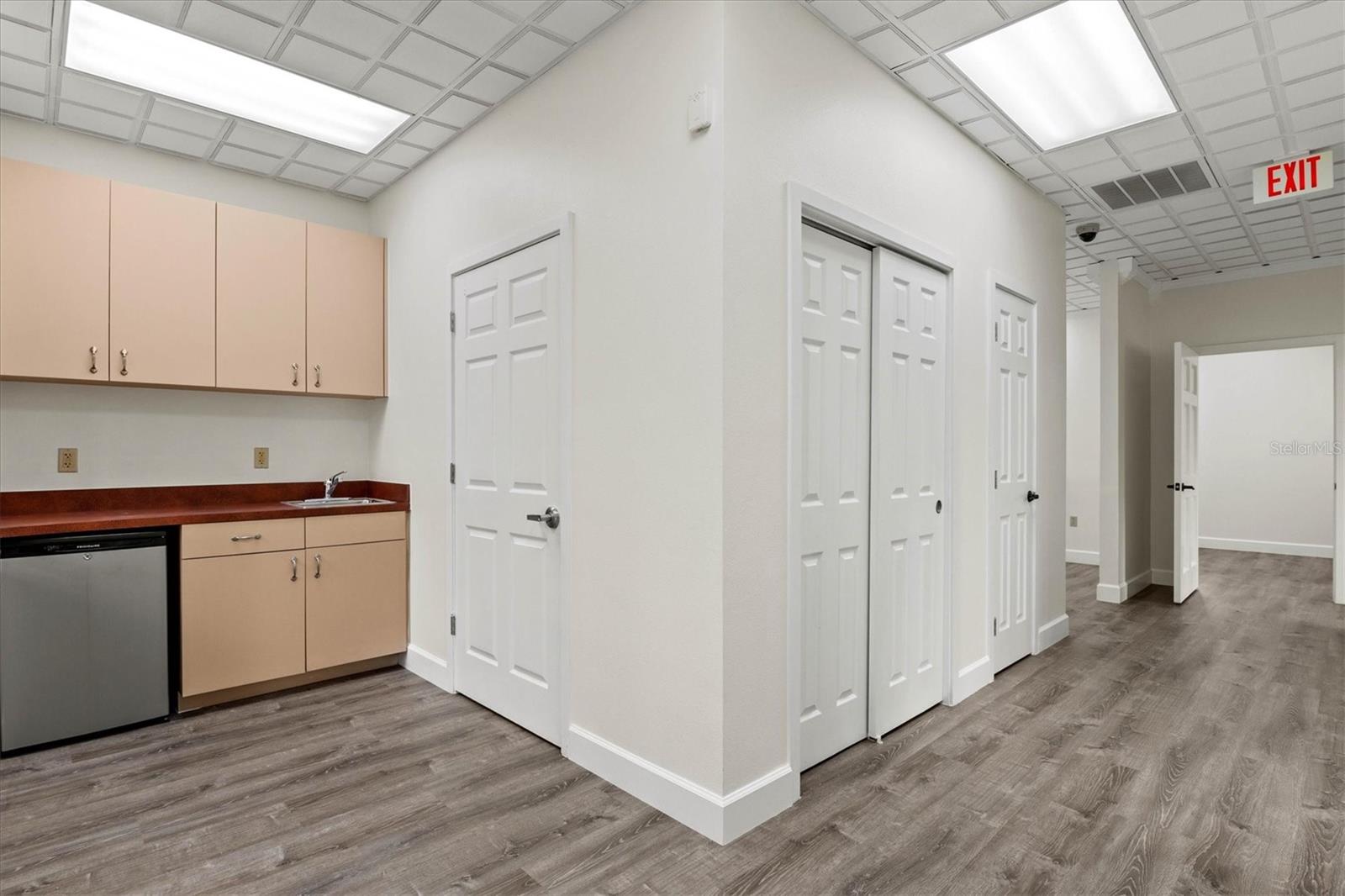 FRANKLIN FIELD BUS CENTER - Commercial Sale