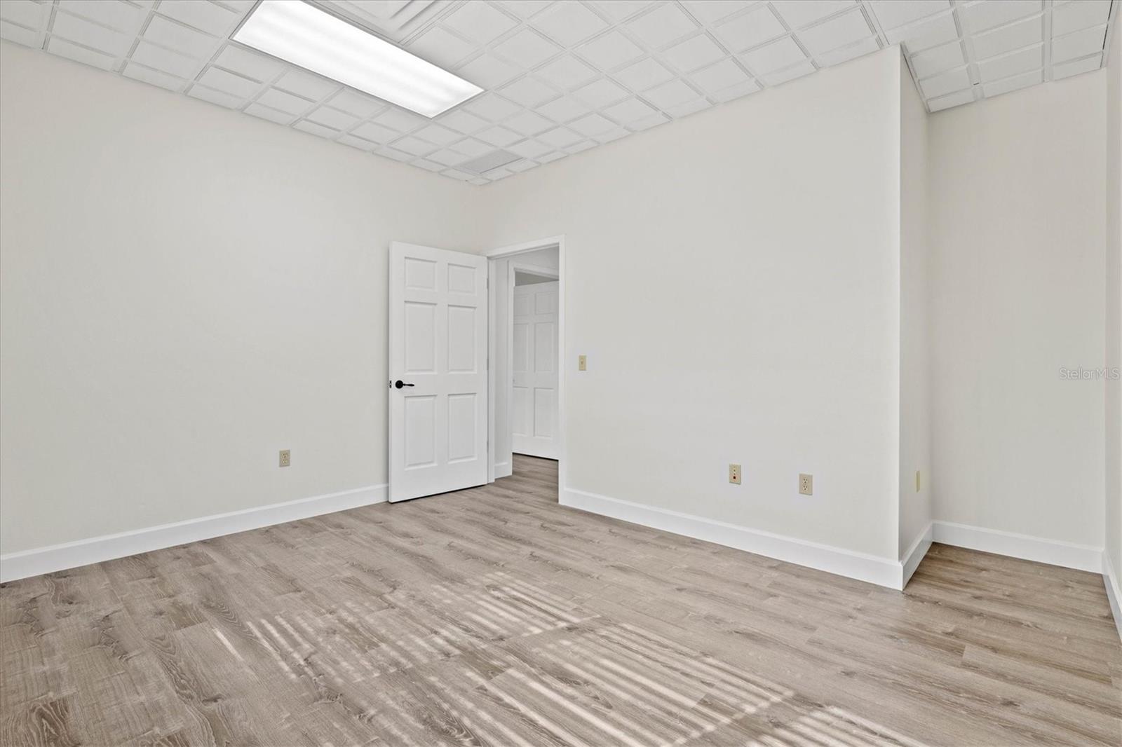 FRANKLIN FIELD BUS CENTER - Commercial Sale