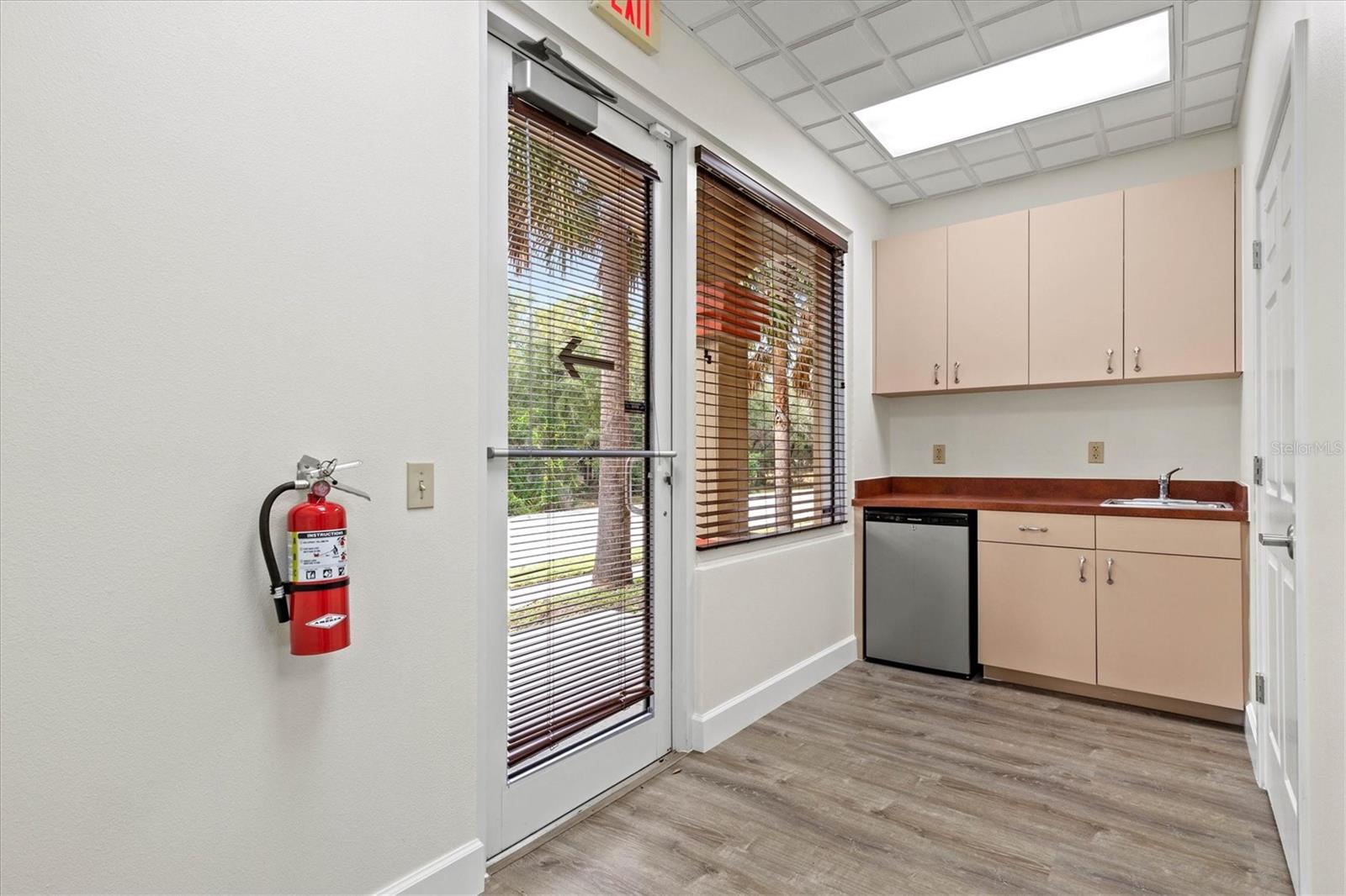 FRANKLIN FIELD BUS CENTER - Commercial Sale