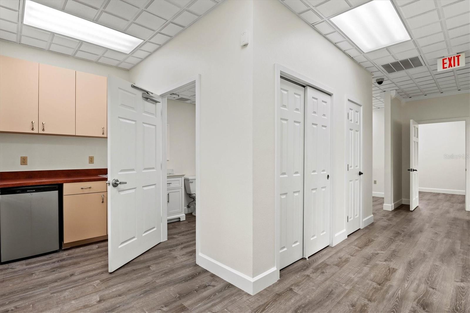 FRANKLIN FIELD BUS CENTER - Commercial Sale