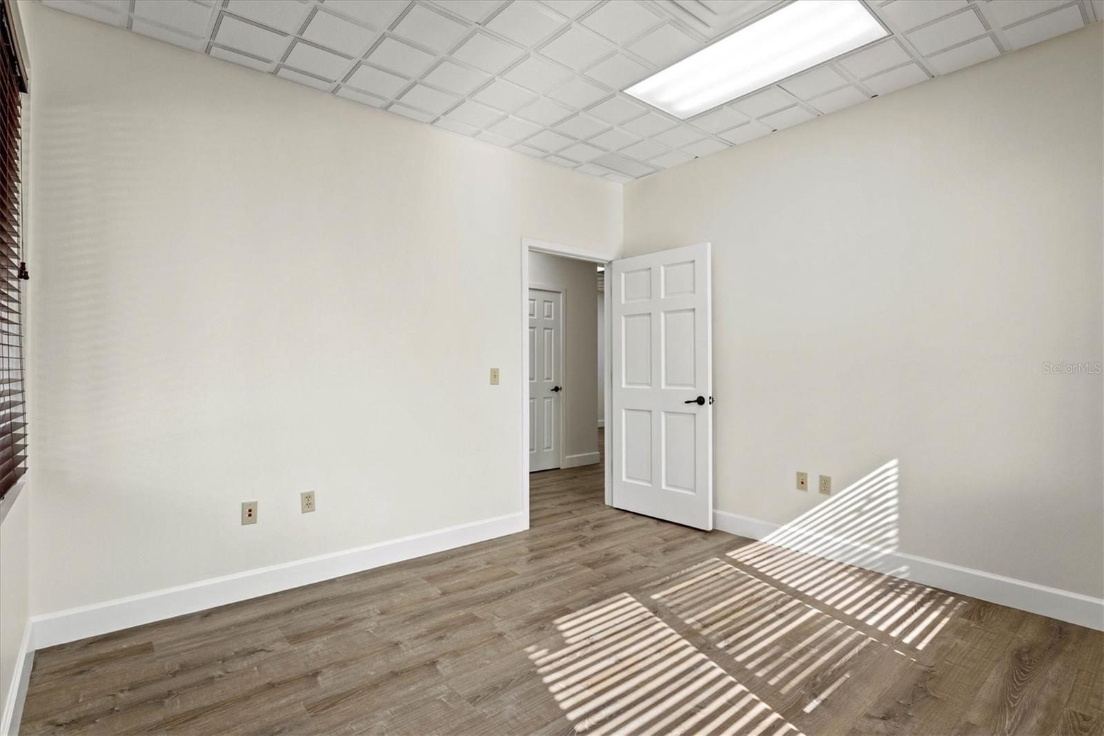 FRANKLIN FIELD BUS CENTER - Commercial Sale