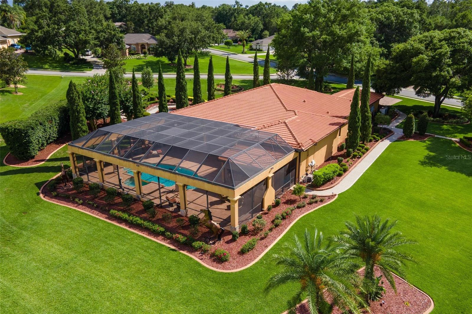 5235 GREENS DRIVE