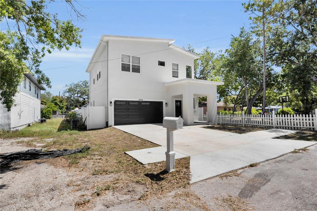 Photo of 2404 Cassell St, Tampa, FL 33605 (MLS # TB8522042)