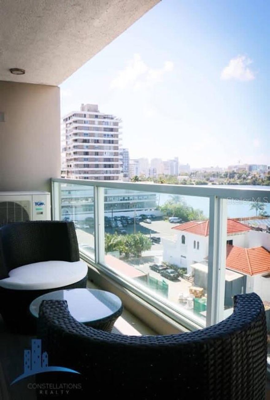 Mirador del Condado Apt Studio Renovated. Air conditioned throughout. Fully furnished and home automation system by Control 4. Move in condition. Security guard 24/7. Enjoy all the amenities of this great location, next to the Vanderbilt Hotel in THE HEART OF CONDADO.