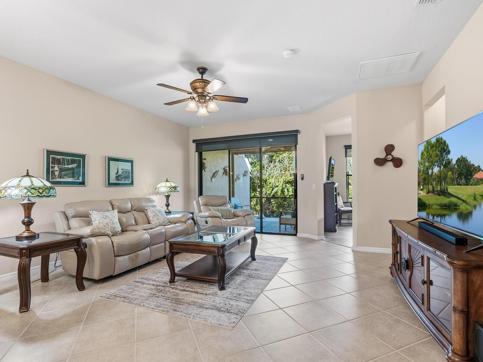 VENETIAN FALLS PH 3 - Residential