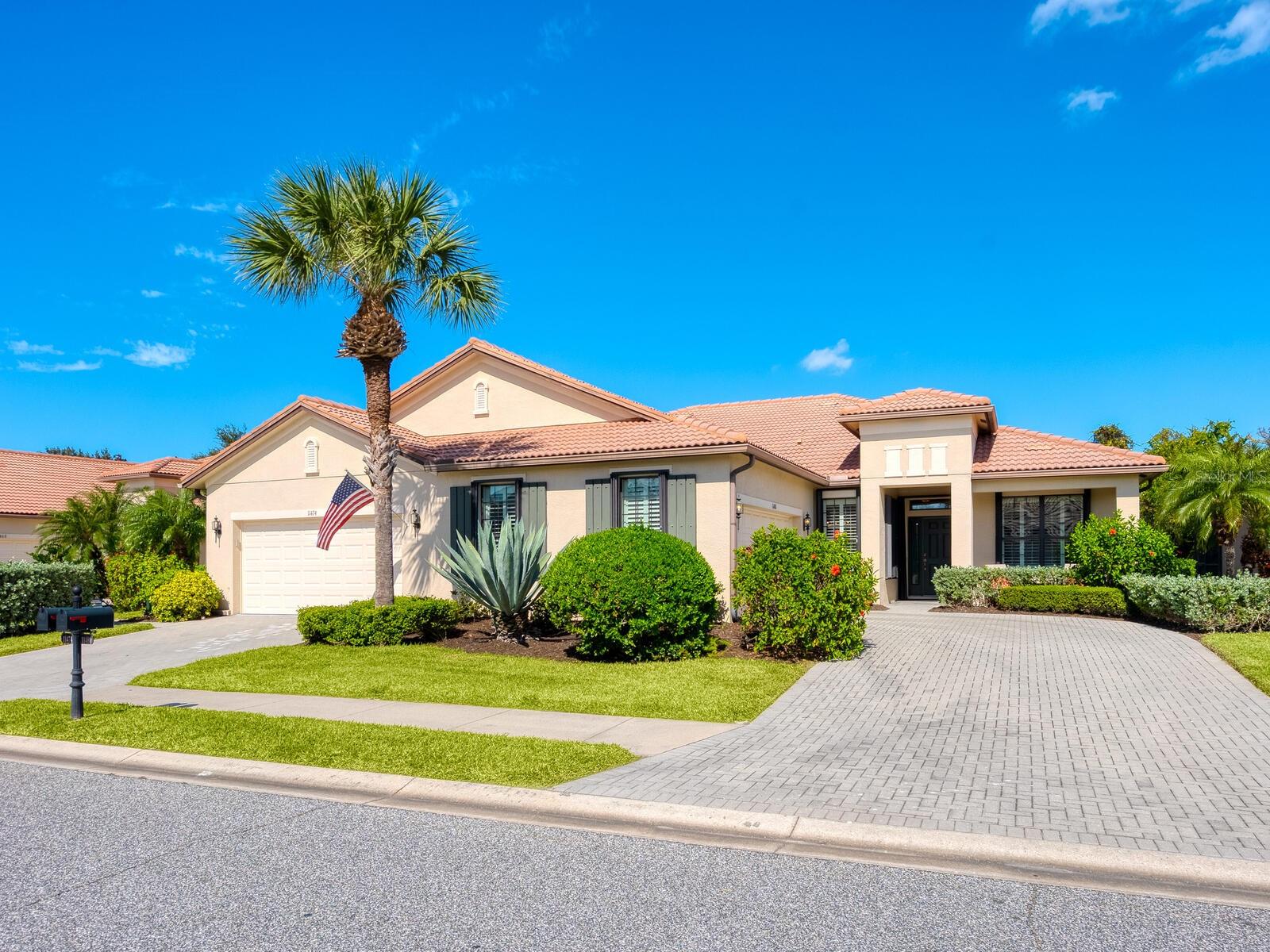 VENETIAN FALLS PH 3 - Residential