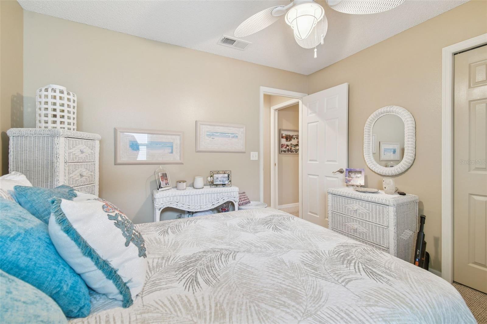 RIVER HILLS COUNTRY CLUB PH - Residential