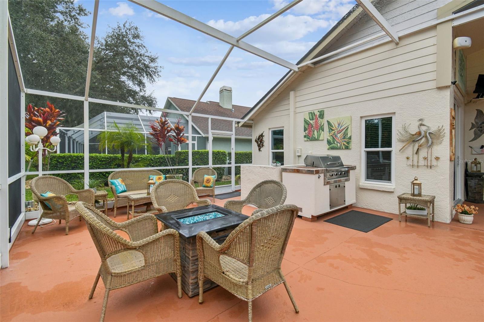 RIVER HILLS COUNTRY CLUB PH - Residential