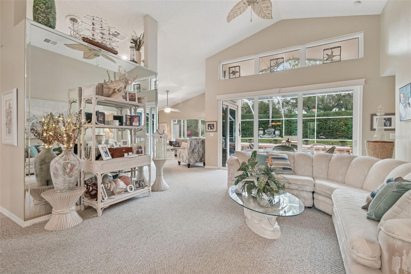 RIVER HILLS COUNTRY CLUB PH - Residential