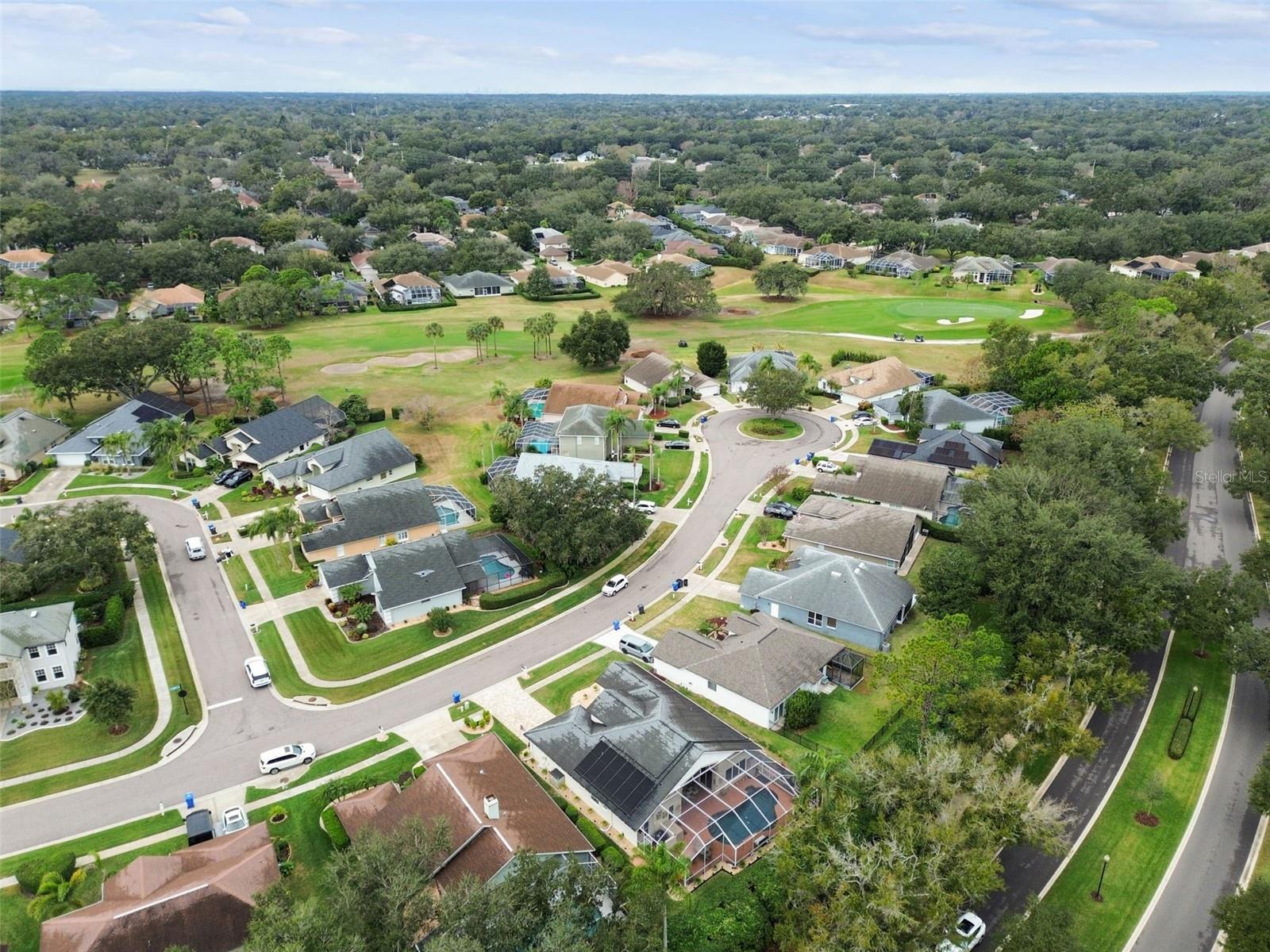 RIVER HILLS COUNTRY CLUB PH - Residential