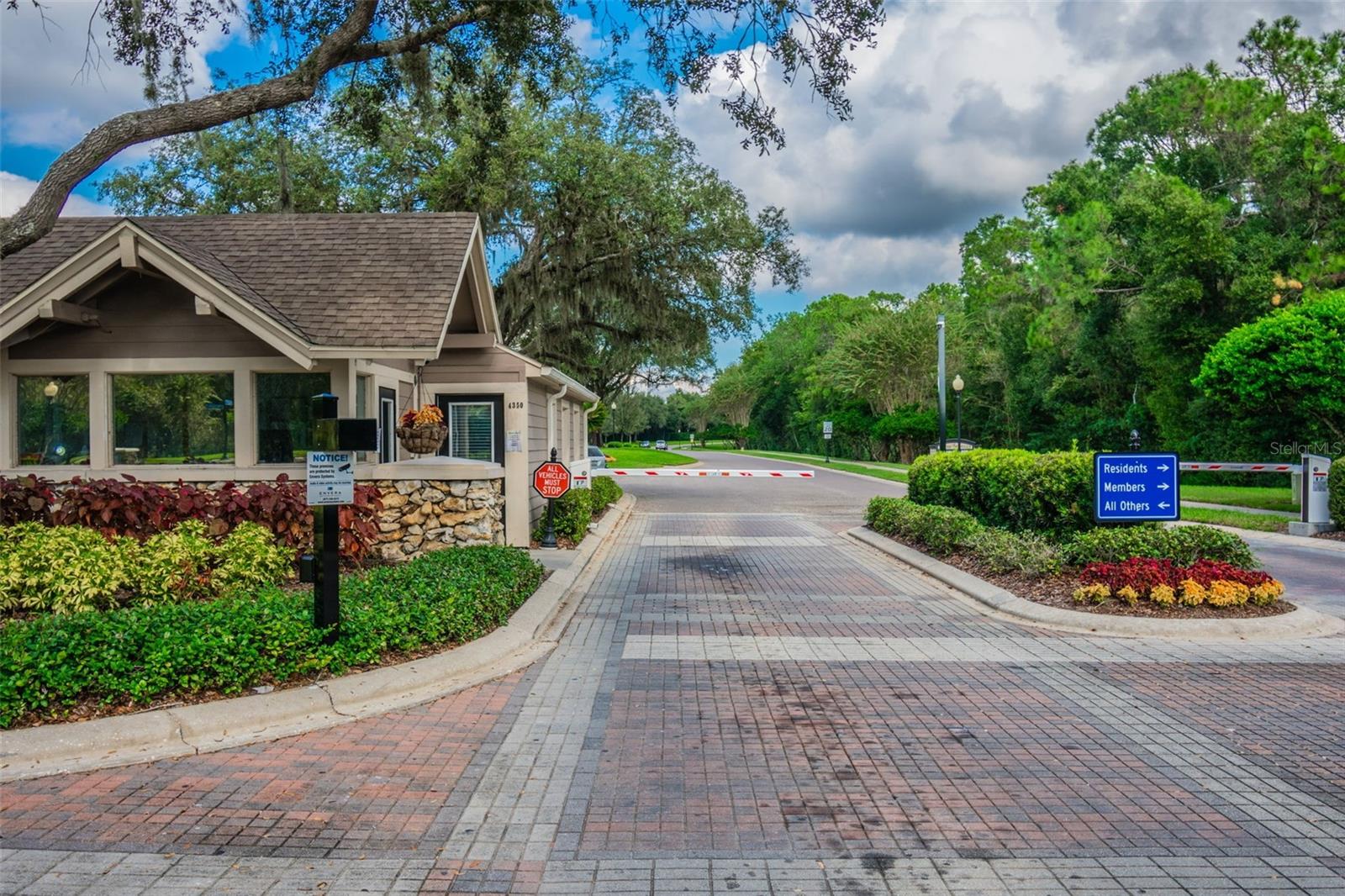 RIVER HILLS COUNTRY CLUB PH - Residential