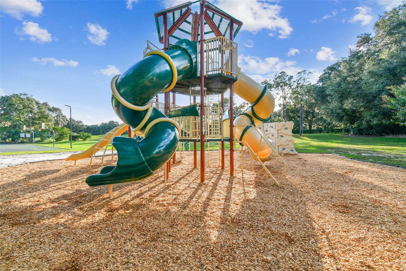 RIVER HILLS COUNTRY CLUB PH - Residential