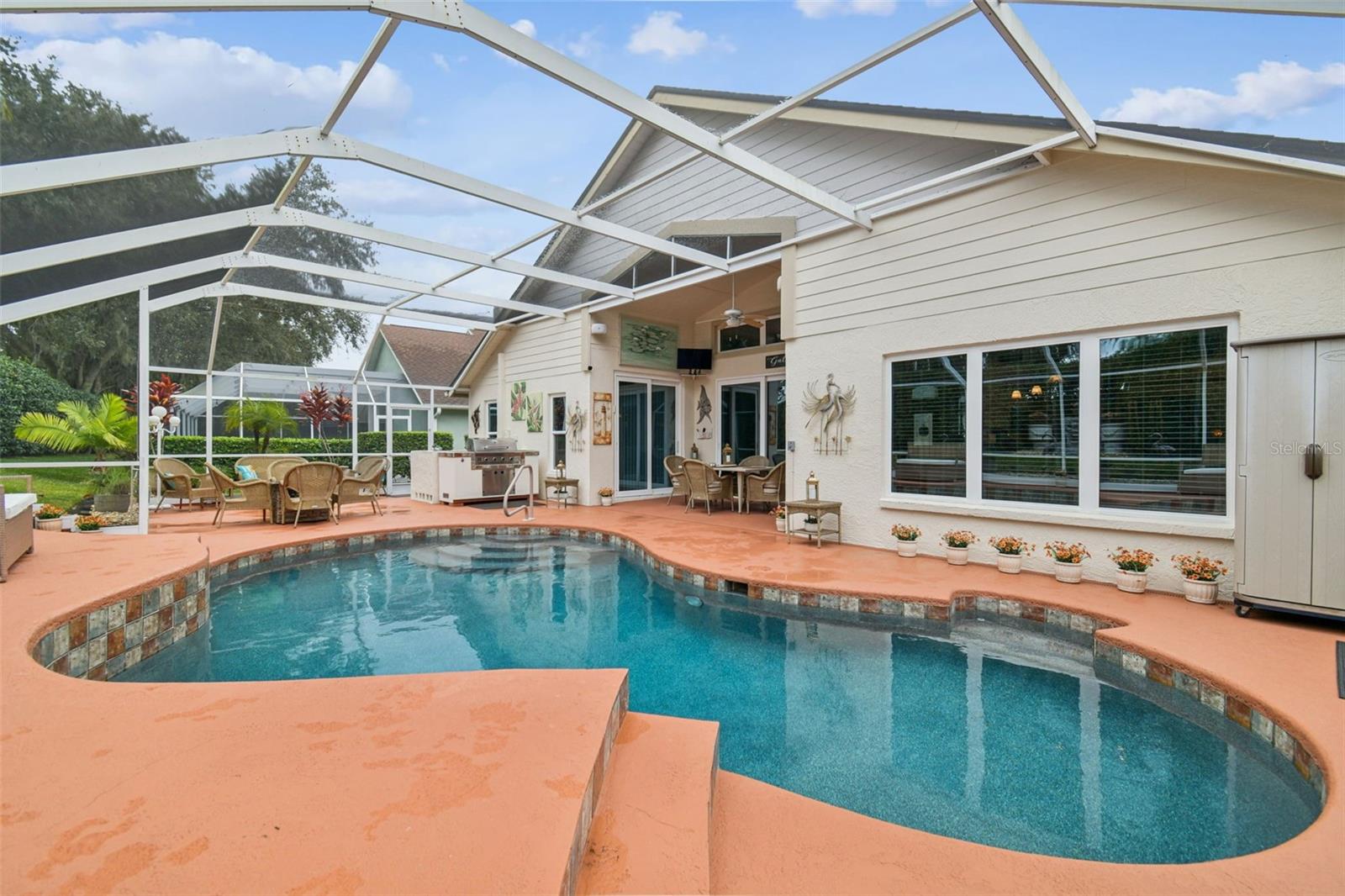 RIVER HILLS COUNTRY CLUB PH - Residential