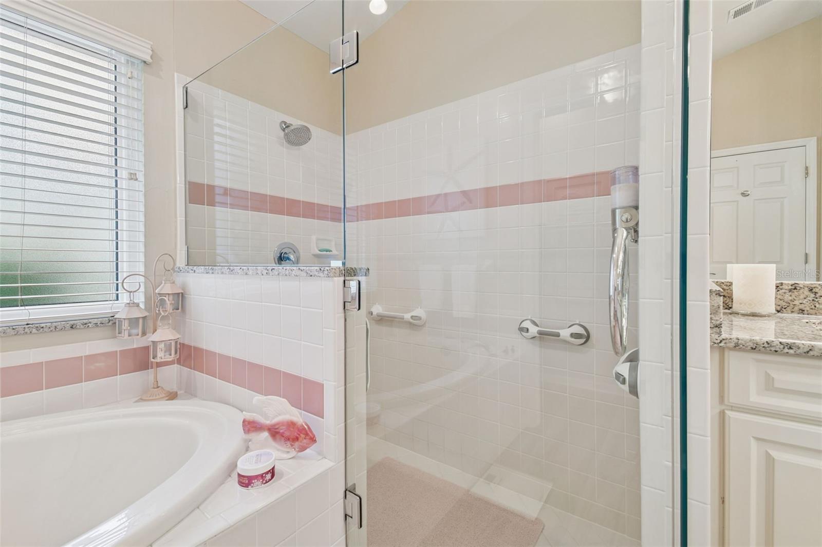 RIVER HILLS COUNTRY CLUB PH - Residential