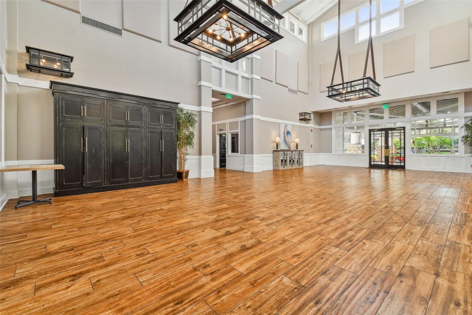 RIVER HILLS COUNTRY CLUB PH - Residential