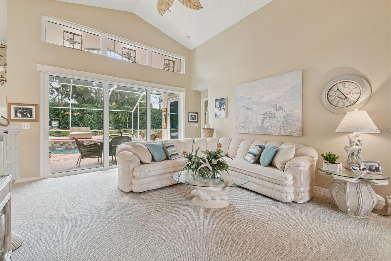 RIVER HILLS COUNTRY CLUB PH - Residential