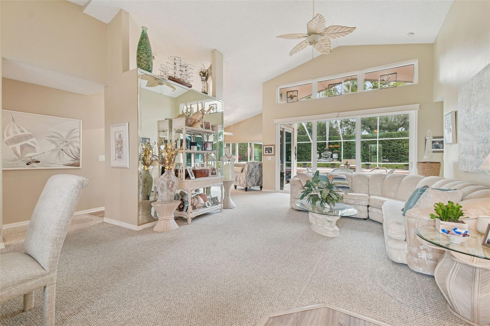 RIVER HILLS COUNTRY CLUB PH - Residential