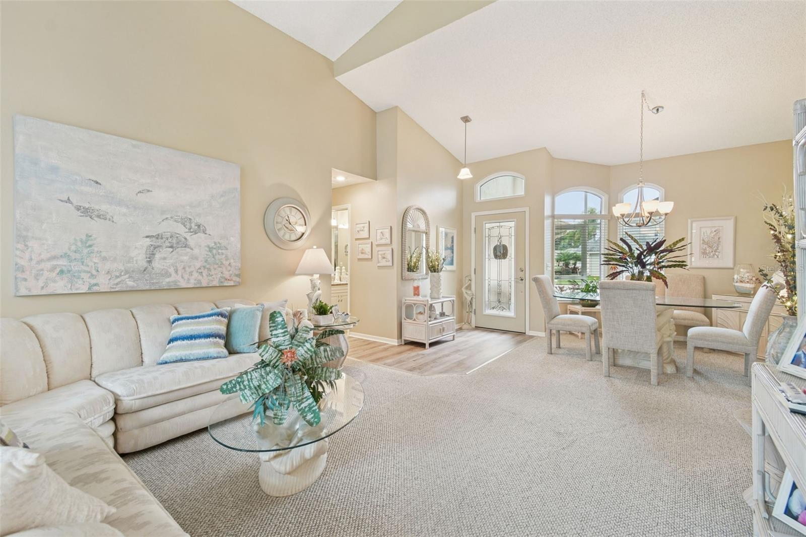 RIVER HILLS COUNTRY CLUB PH - Residential