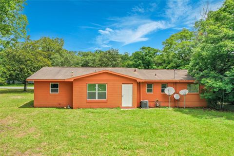 Tiny photo for 910 NE 45th Street, Ocala, FL 34479 (MLS # S5151048)